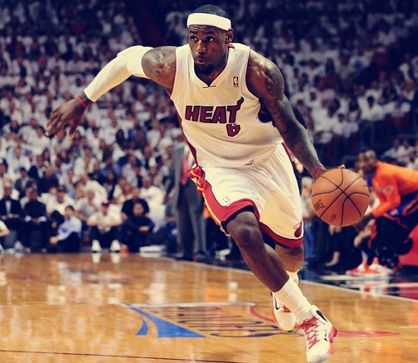 4-3险胜布莱顿＋斩获联赛4连胜＋跃居积分榜第3位＋各项赛事6连胜（4-3力克布莱顿，联赛四连胜升至第三，各项赛事豪取六连胜）