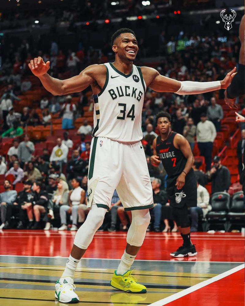 📺 明晚十点，我狐最后一场季前热身赛。（📺 明晚十点，我狐季前热身收官战）