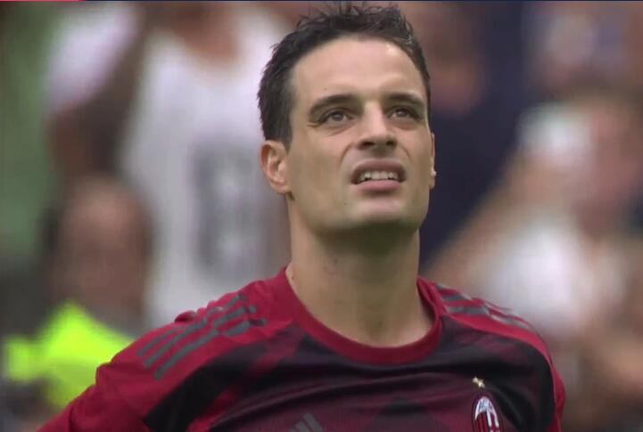 记者：今年是浙江队的过渡赛季，明年球队将重新组建（记者：浙江队本赛季处于过渡期，明年将完成重建）