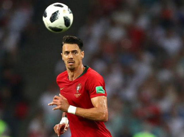 科贝：本轮西甲对阿隆索的未来至关重要，若战绩不佳可能下课（科贝：本轮西甲成阿隆索去留关键战，若成绩不理想或将下课）