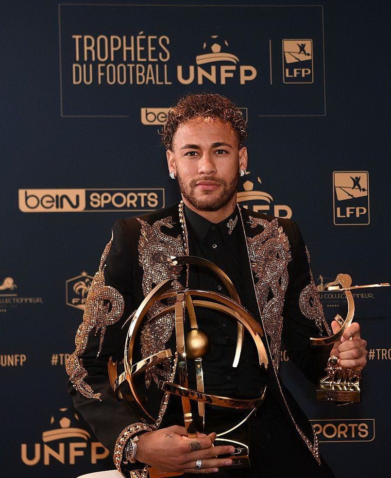 魏翊东：我和谢晖合影是在J联赛现场，被捏造成他要执教国安（魏翊东澄清：与谢晖在J联赛的合影被误传为其将执教国安）