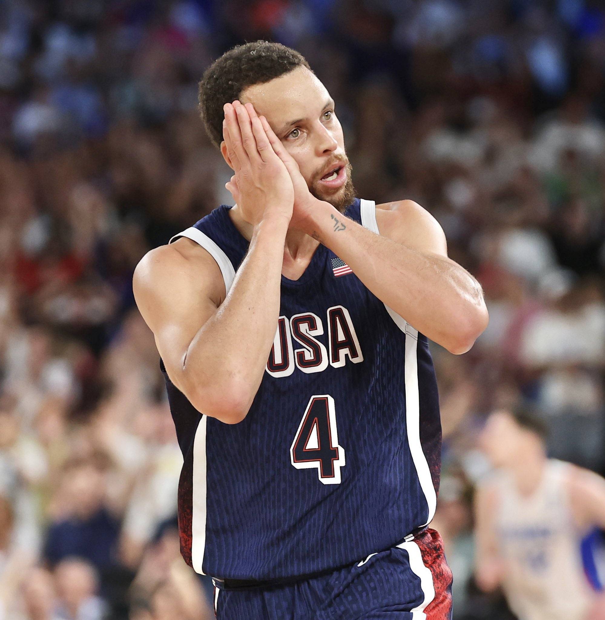 的表现感到 的表现感到